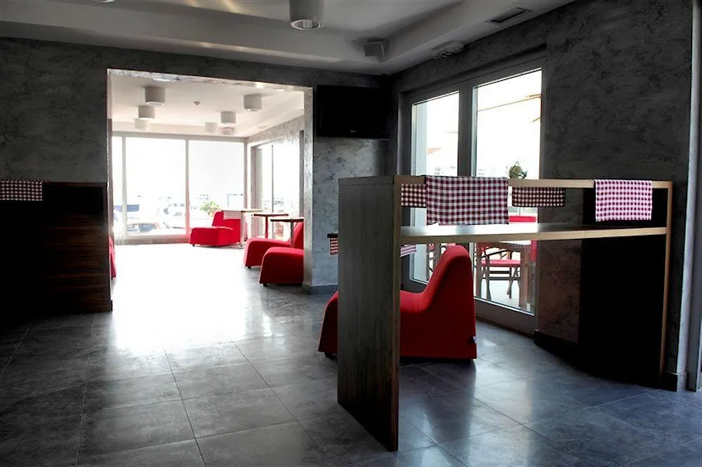 Hotel In Biograd Na Moru 4*,